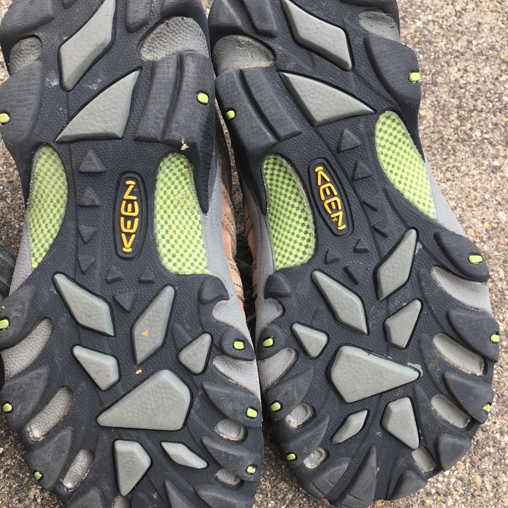 Keens hiking shoes/boots - Picture 4 of 5
